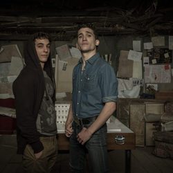 Miguel Herrán y Jaime Lorente en 'La Casa de Papel'