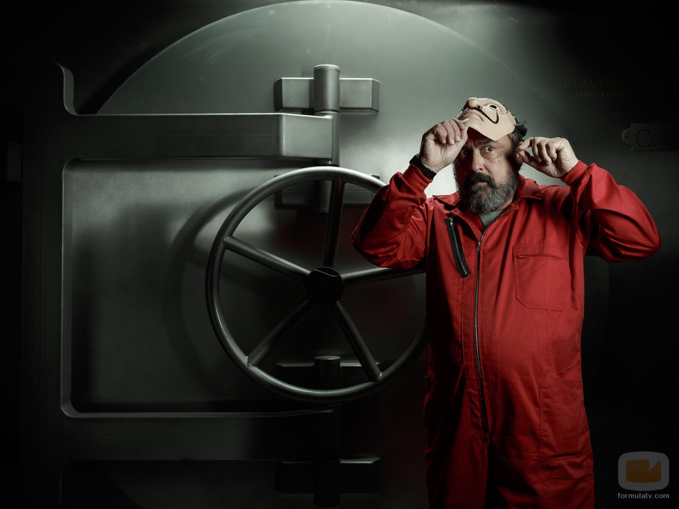 Paco Tous posa para las fotos promocionales de 'La Casa de Papel'