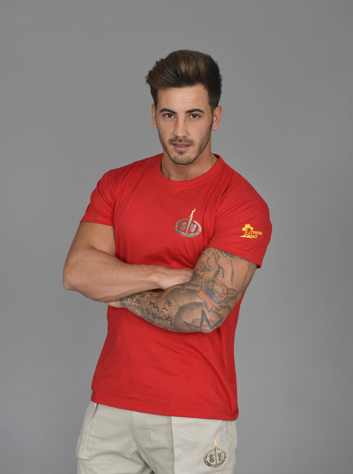 Iván González posa en las fotos promocionales de 'Supervivientes 2017'