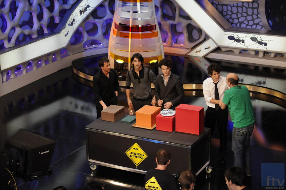 Los Jonas Brothers en 'El Hormiguero' con Jandro