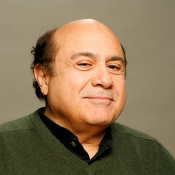 Danny DeVito es Frank Reynolds