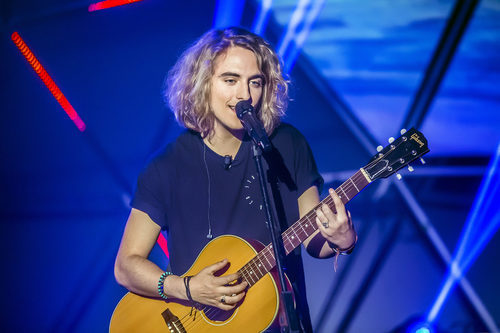 Manel Navarro canta en el programa 'Manel and friends'