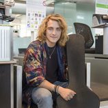 Manel Navarro, en el aeropuerto, antes de viajar hacia Kiev para actuar en Eurovisión 2017