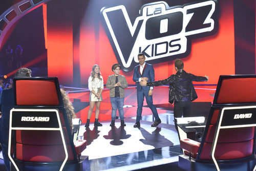 David Bisbal y su equipo en la final de 'La Voz Kids'
