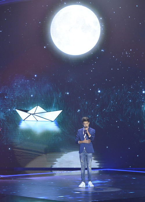 Aray cantando en la final de 'La Voz Kids'