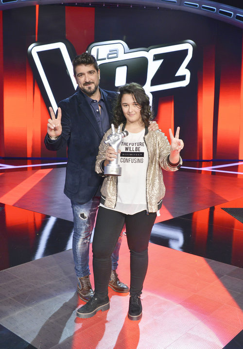 Antonio Orozco y la ganadora de 'La Voz Kids'