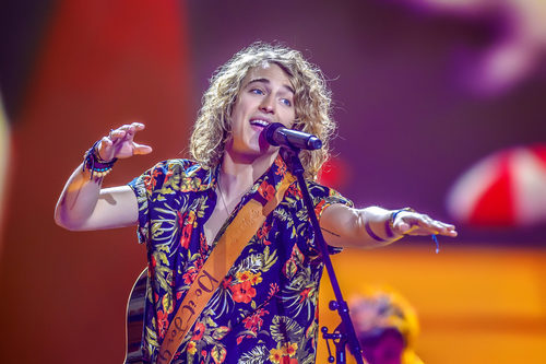 Manel Navarro cantando en primer ensayo de Eurovisión 2017