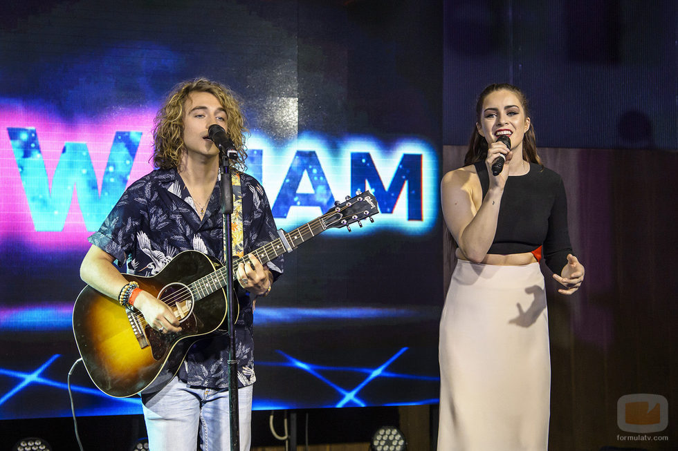 Manel Navarro y Lucie Jones, juntos en el Euroclub de Kiev