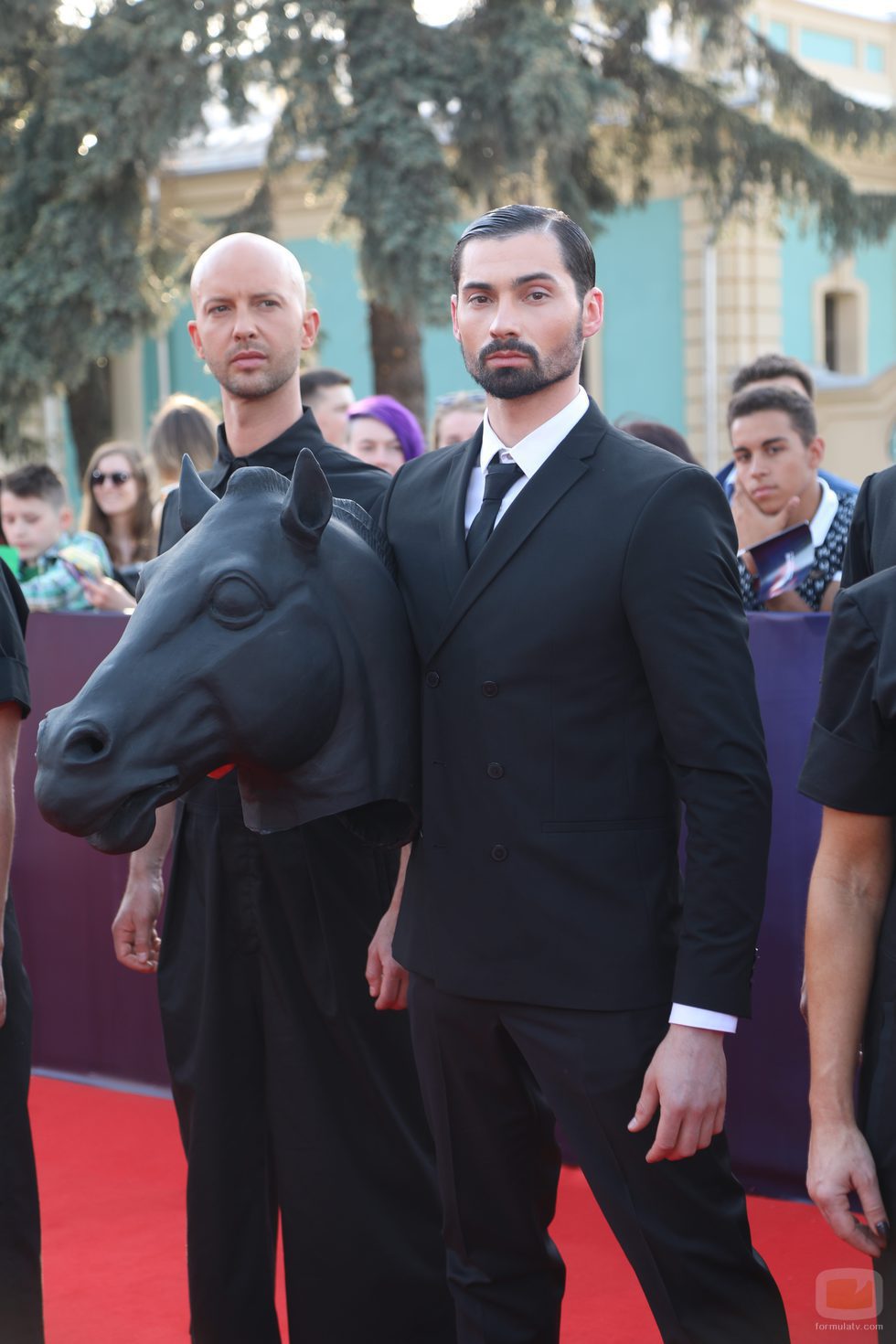 El caballo de Dihaj en la red carpet de Eurovisión 2017