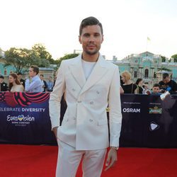 Robin Bengtsson en la red carpet de Eurovisión 2017