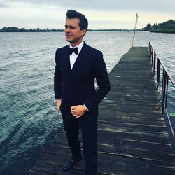 Oleksandr Skichko con smoking