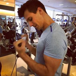 El presentador Eurovisión 2017, Oleksandr Skichko, muy sexy en el gimnasio