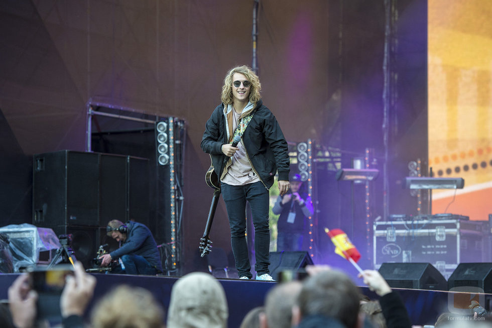 Manel Navarro durante el festival de Eurovillage en Eurovisión 2017