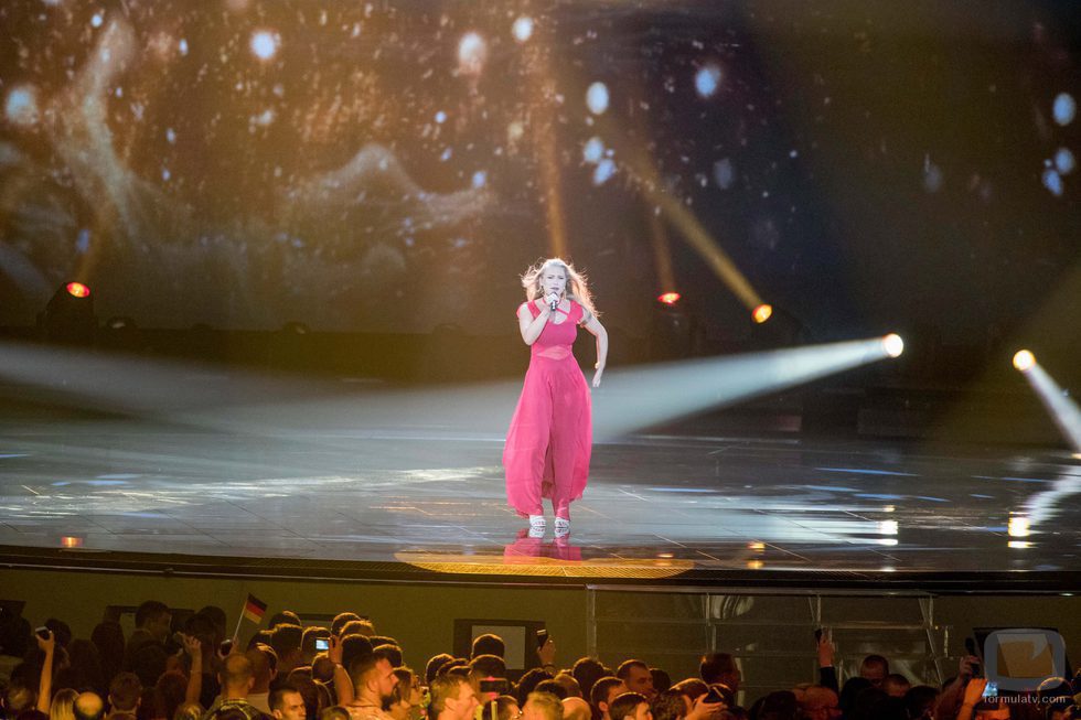 Anja (Dinamarca) en la Final de Eurovisión 2017