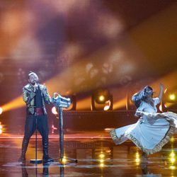 Joci Papai (Hungría) en la Final de Eurovisión 2017