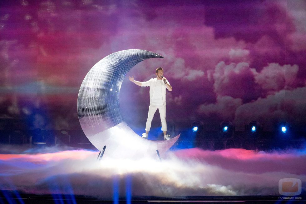 Nathan Trent (Austria) en la Final de Eurovisión 2017