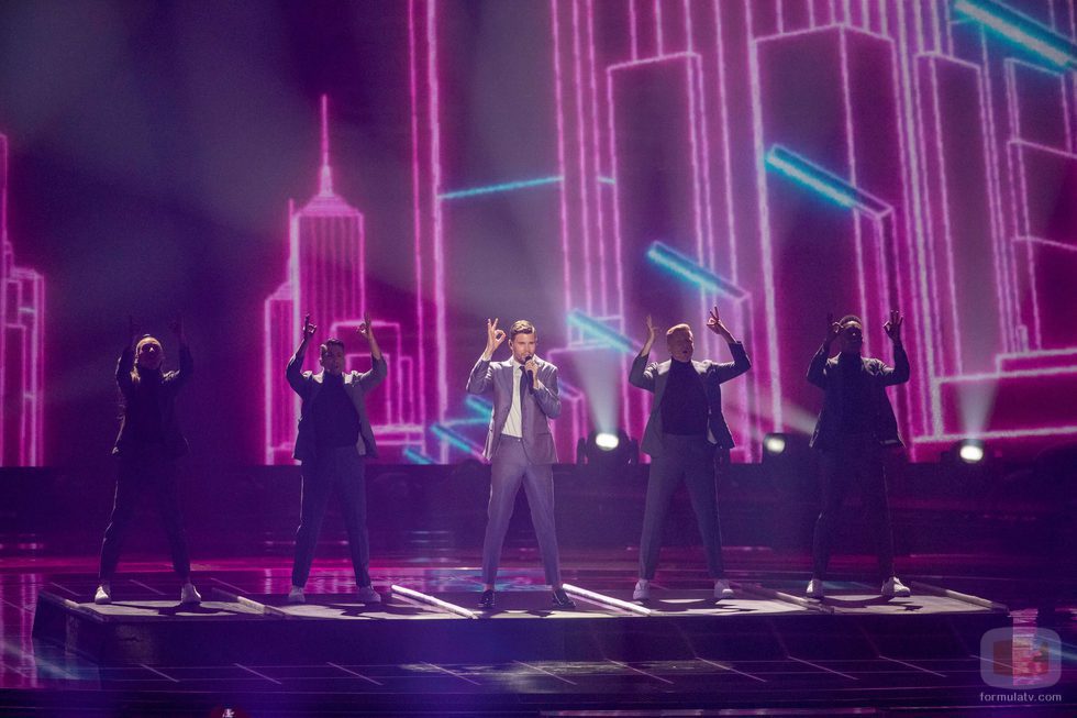 Robin Bengsston (Suecia) en la Final de Eurovisión 2017