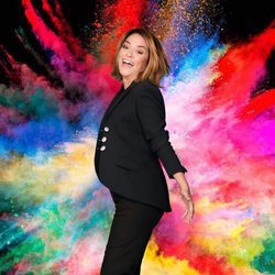 Toñi Moreno junto a una explosión de colores en 'Viva la vida'