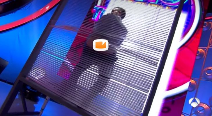 Àngel Llàcer enseña el culo en 'Tu cara no me suena todavía'