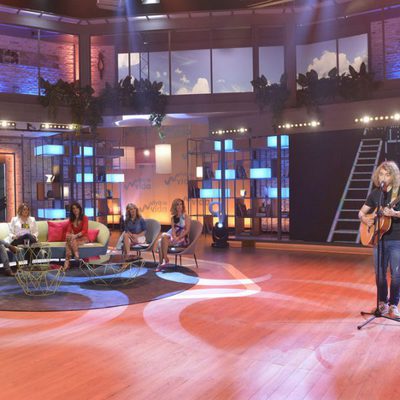 Manel Navarro canta en 'Viva la vida'