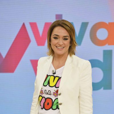 Toñi Moreno posa en el plató de 'Viva la vida'
