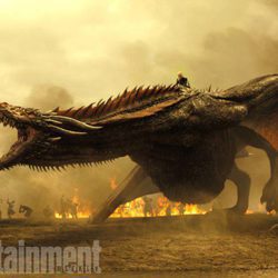 Un enorme dragón de Daenerys en una batalla de la séptima temporada de 'Juego de Tronos'