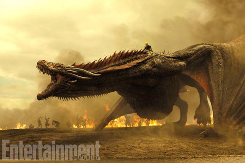 Un enorme dragón de Daenerys en una batalla de la séptima temporada de 'Juego de Tronos'