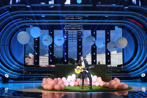 Raúl Ogalla es Manuel Carrasco en la semifinal de 'Tu cara no me suena todavía'