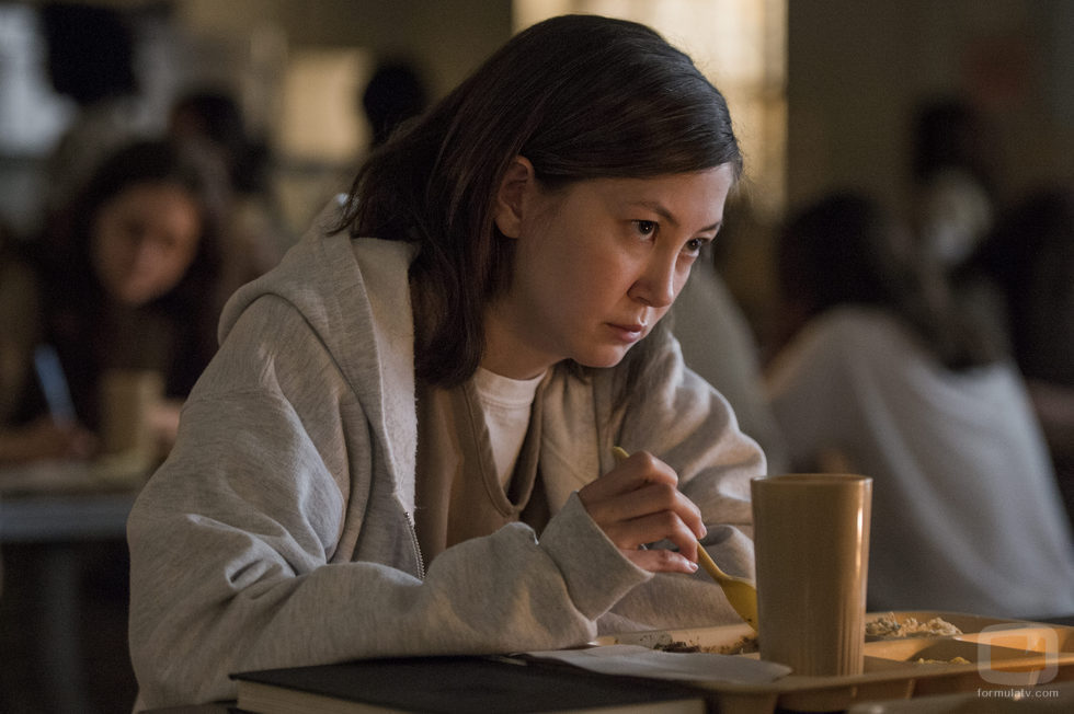 Kimiko Glenn, con expresión maquiavélica en uno de los nuevos capítulos de 'Orange is te New Black'