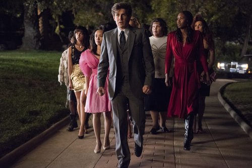 Britt Baron, Ellen Wong, Chris Lowell, Britney Young, Sydelle Noel y Kate Nash en la primera temporada de 'Glow'