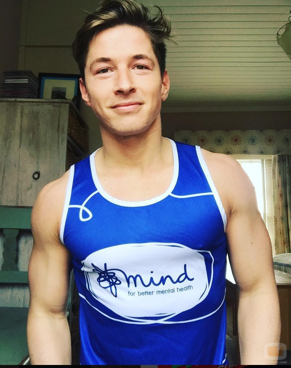 James Longman, nuevo fichaje de ABC News, posa sexy con ropa deportiva
