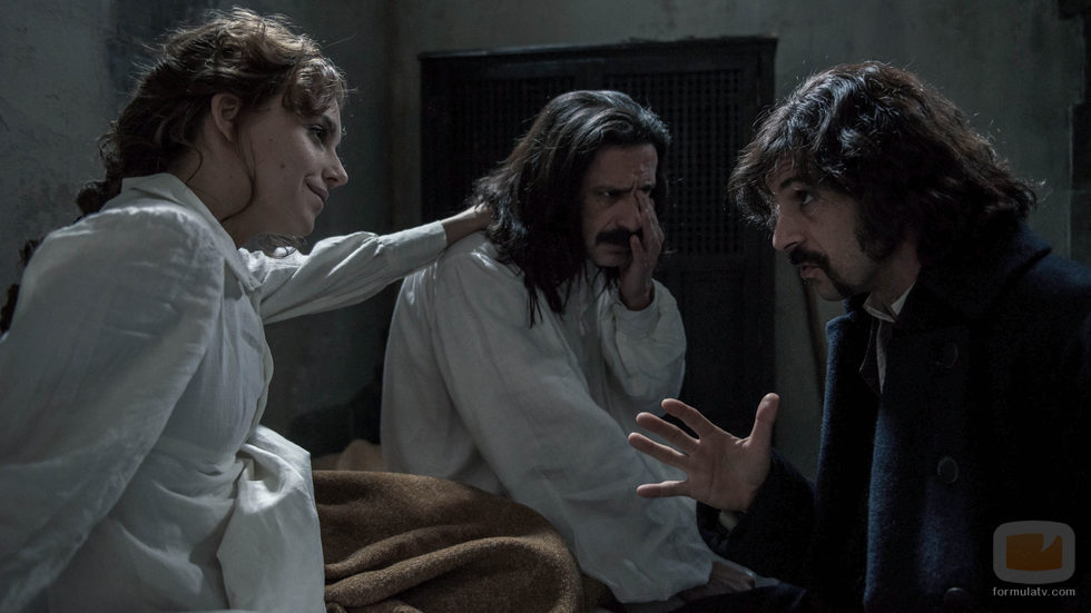 Aura Garrido, Nacho Fresneda y Hugo Silva en una de sus aventuras en 'El Ministerio del Tiempo'