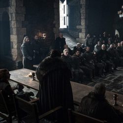 Jon Nieve, de espaldas, en el salón de Invernalia en la séptima temporada de 'Juego de Tronos'