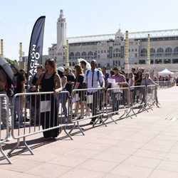 Los aspirantes a entrar 'Operación Triunfo' se agolpan en el casting de Barcelona