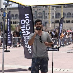 Un aspirante canta en el casting de 'Operación Triunfo 2017' en Barcelona