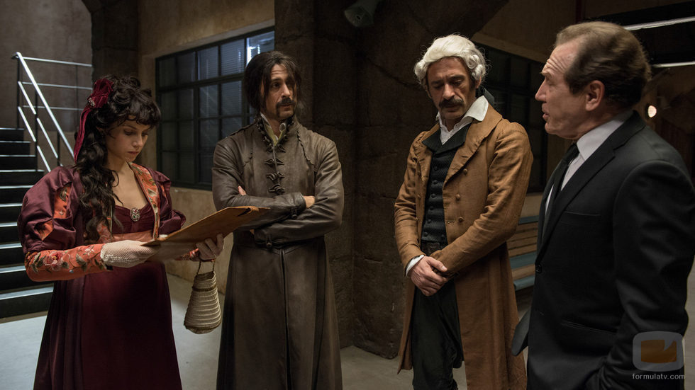 Amelia, Alonso y Pacino en una nueva misión en 'El Ministerio del Tiempo'