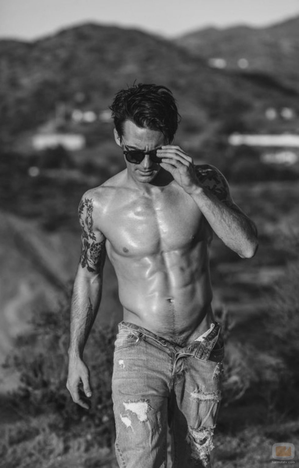 Drake Bell posa para Flaunt