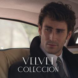 Fernando Guallar dentro de un coche en 'Velvet Colección'