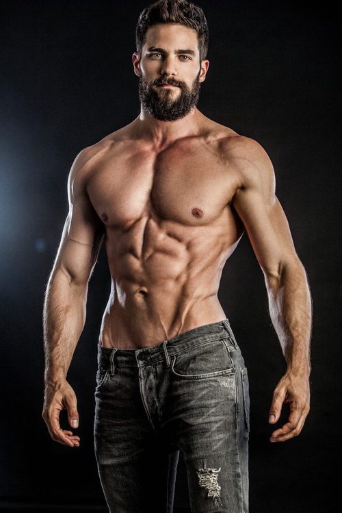 Brant Daugherty desnudo en una sexy sesión de fotos