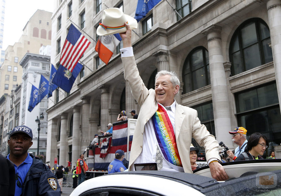 Ian McKellen celebrando el Orgullo en Londres