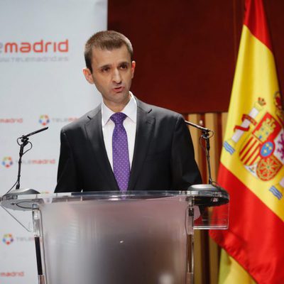 José Pablo López, director general de Telemadrid, hablando en público