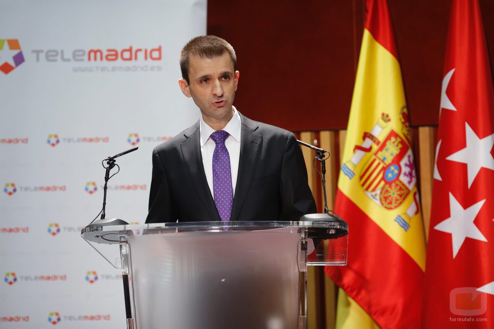 José Pablo López, director general de Telemadrid, hablando en público