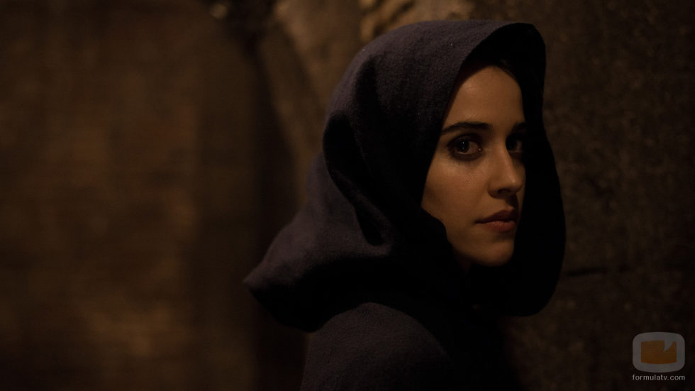 Macarena García, entre las sombras, en 'El Ministerio del Tiempo'