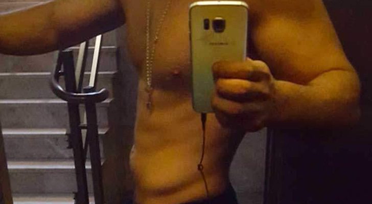 Jesús Castro, torso desnudo y bulto en las redes sociales