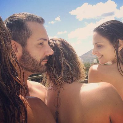 Alejandro Parreño, Nuria Fergó y Chenoa ('Operación Triunfo') en la piscina