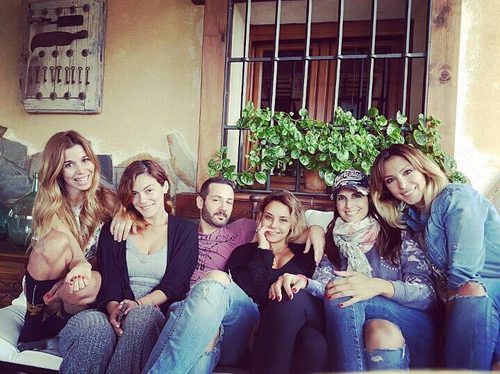 Natalia, Geno Machado, Alejandro Parreño, Chenoa, Nuria Fergó y Gisela ('Operación Triunfo')  posando para una foto