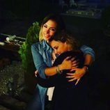 Gisela y Chenoa ('Operación Triunfo') abrazándose