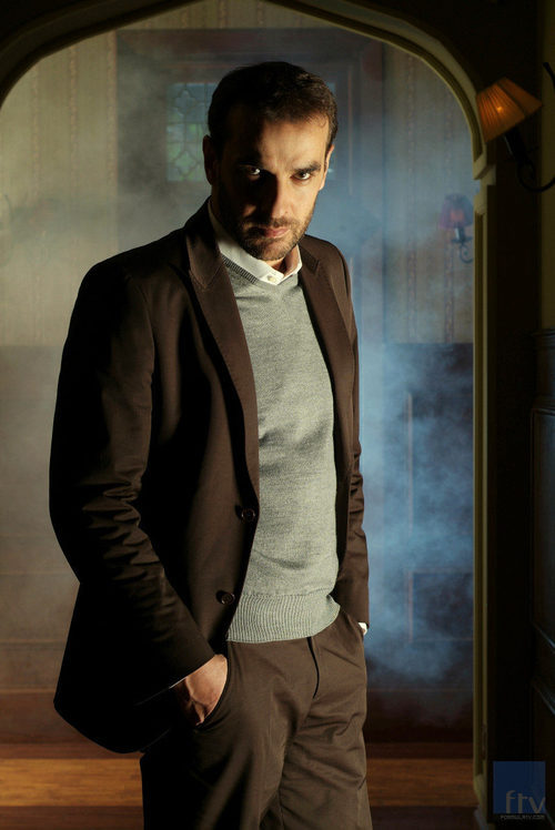 Luis Merlo es Héctor