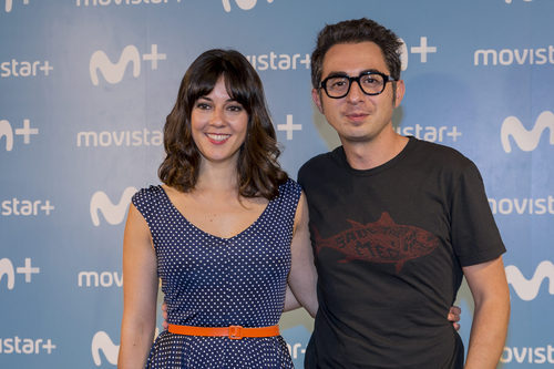 Berto Romero y Eva Ugarte durante la presentación de la serie 'Mira lo que has hecho' de Movistar +