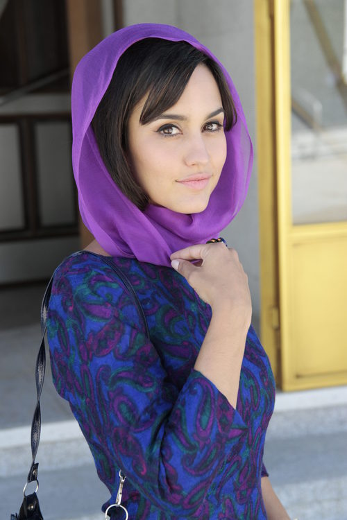 Posado de Megan Montaner para 'Velvet colección'